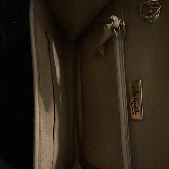 24hrs FLASH SALE $$Ashneil  hand purse - Picture 5 of 10